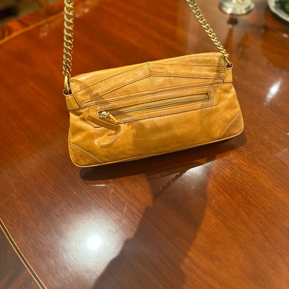 Beautiful leather camel EUC Charles David bag - Picture 6 of 7